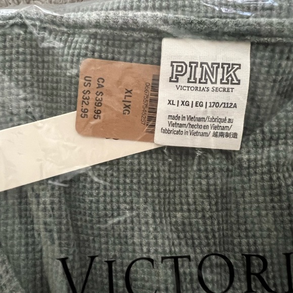 PINK Victoria’s Secret Cropped Thermal Long Sleeve Top - Picture 3 of 4